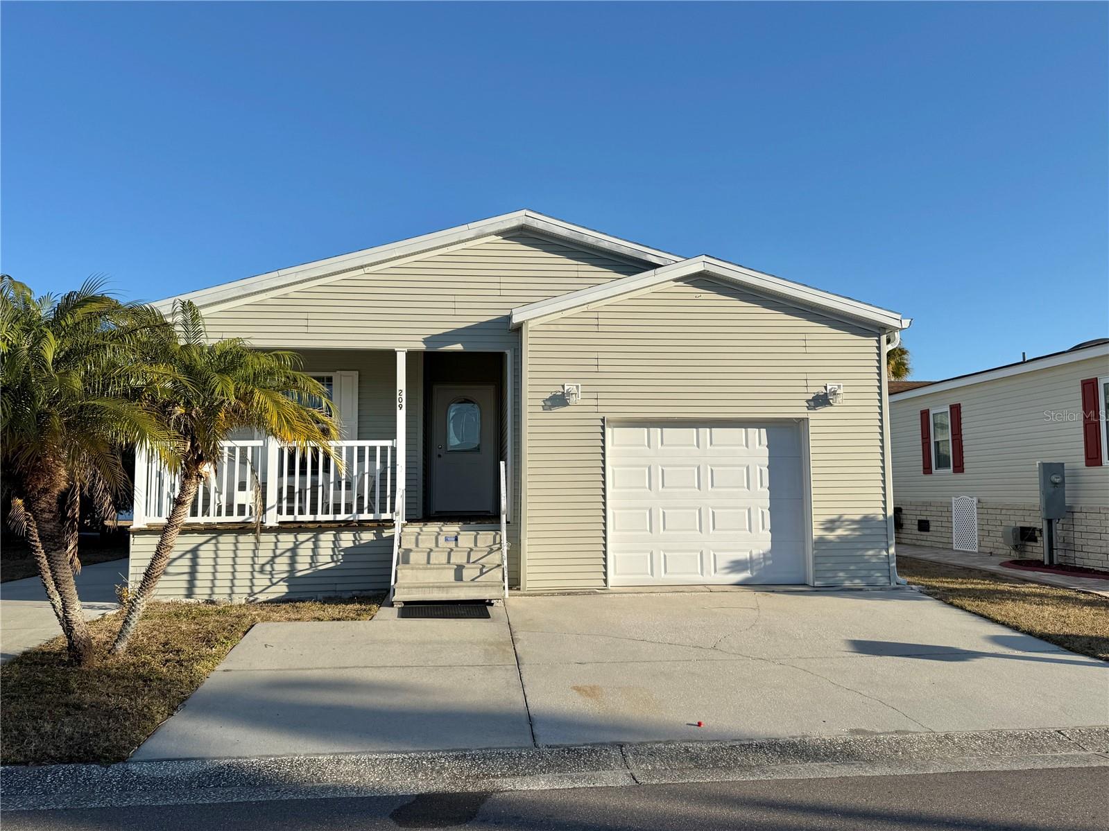 209 S PORT ROYAL LN, APOLLO BEACH, FL, 33572