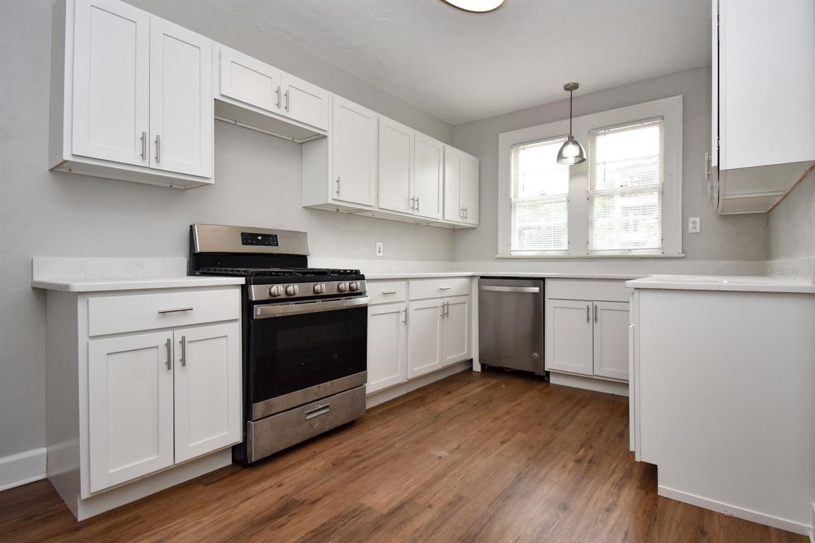 949 SW 13TH ST, GAINESVILLE, FL, 32601