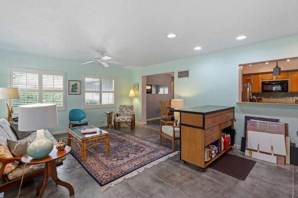 3330 GARLAND WAY, MOUNT DORA, FL, 32757