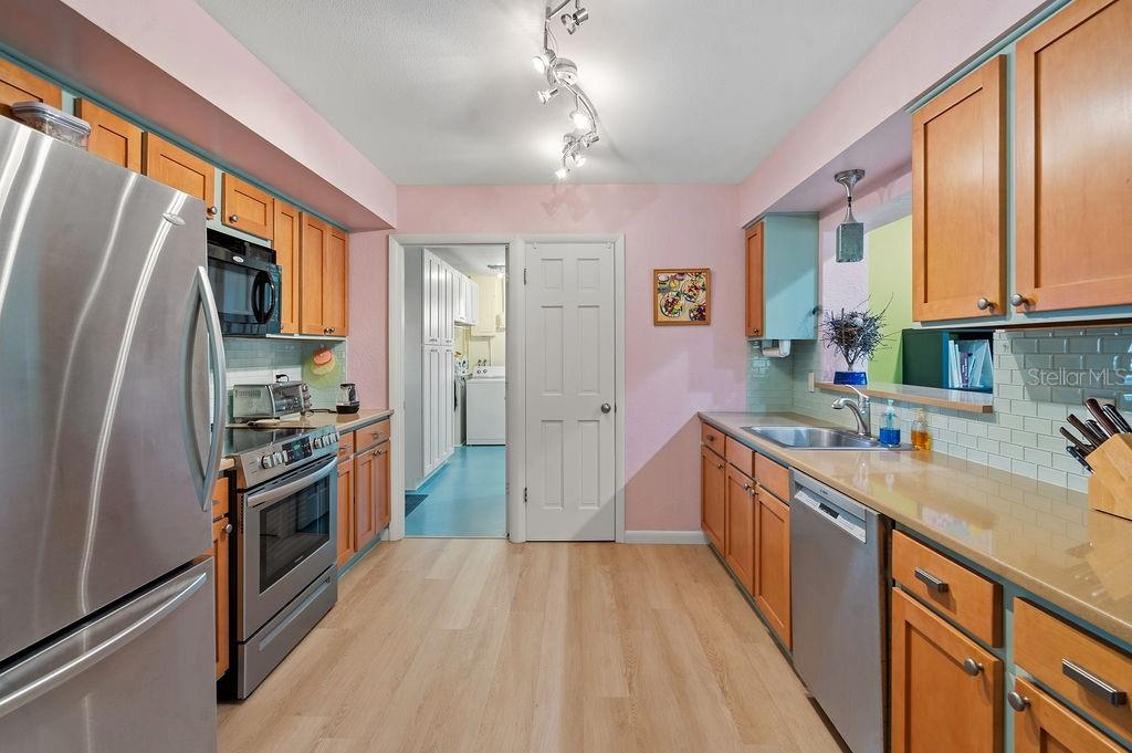 3330 GARLAND WAY, MOUNT DORA, FL, 32757