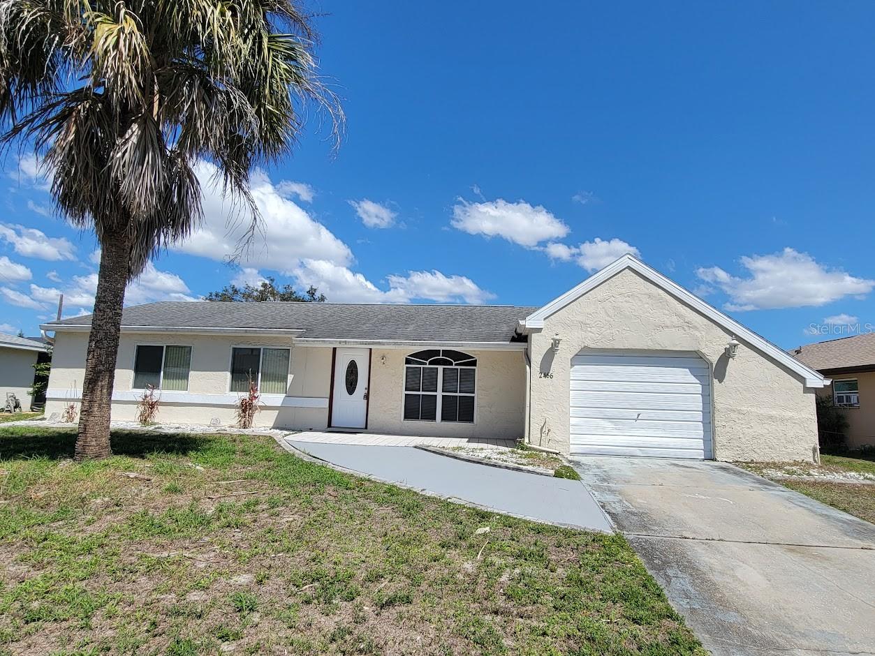 2466 LAKESHORE CIR, PORT CHARLOTTE, FL, 33952
