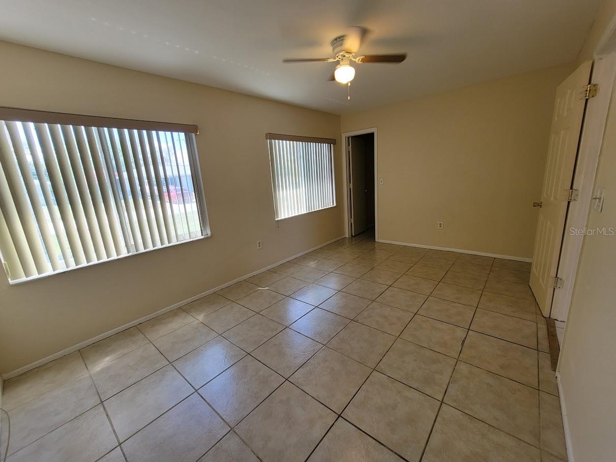 2466 LAKESHORE CIR, PORT CHARLOTTE, FL, 33952