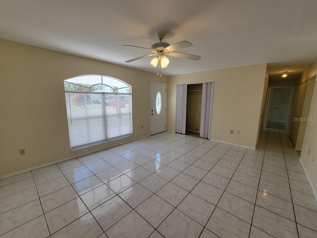 2466 LAKESHORE CIR, PORT CHARLOTTE, FL, 33952