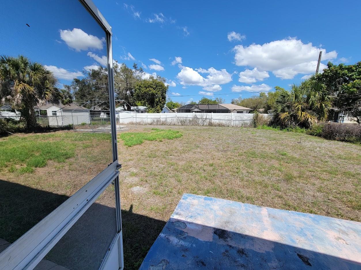 2466 LAKESHORE CIR, PORT CHARLOTTE, FL, 33952