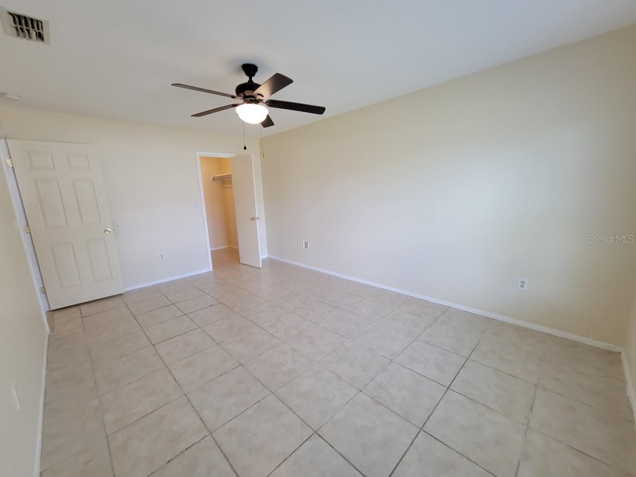 2466 LAKESHORE CIR, PORT CHARLOTTE, FL, 33952