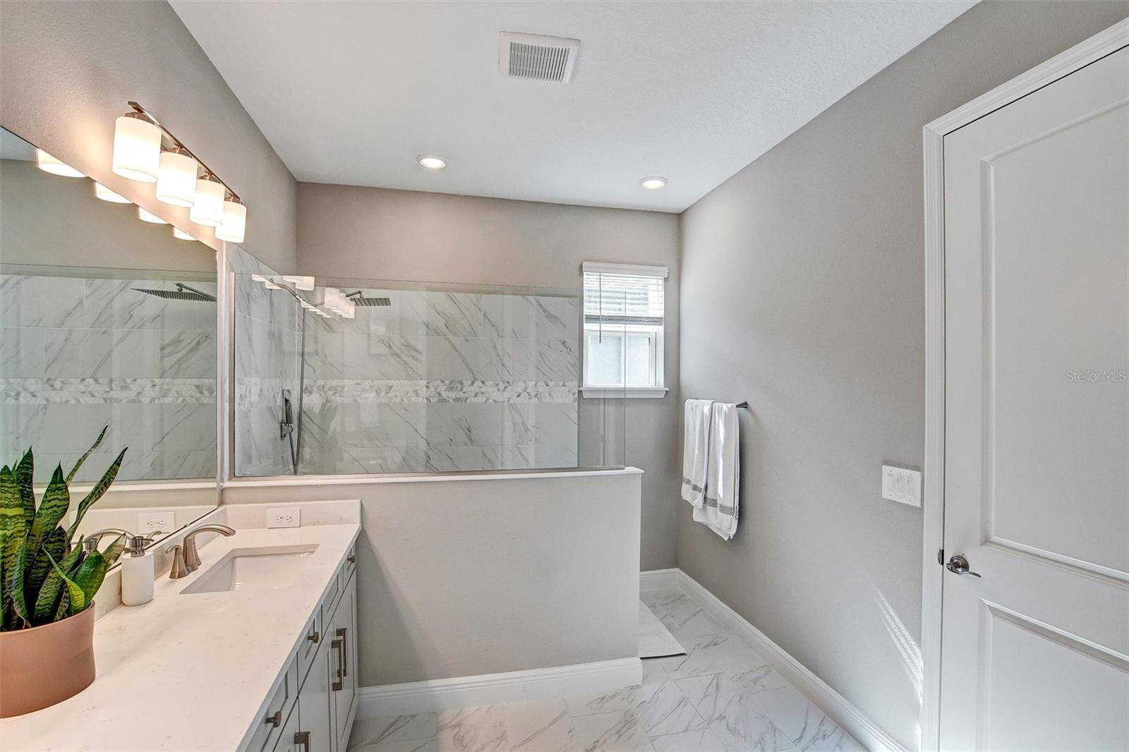 2121 DIVOT DR, DAYTONA BEACH, FL, 32124