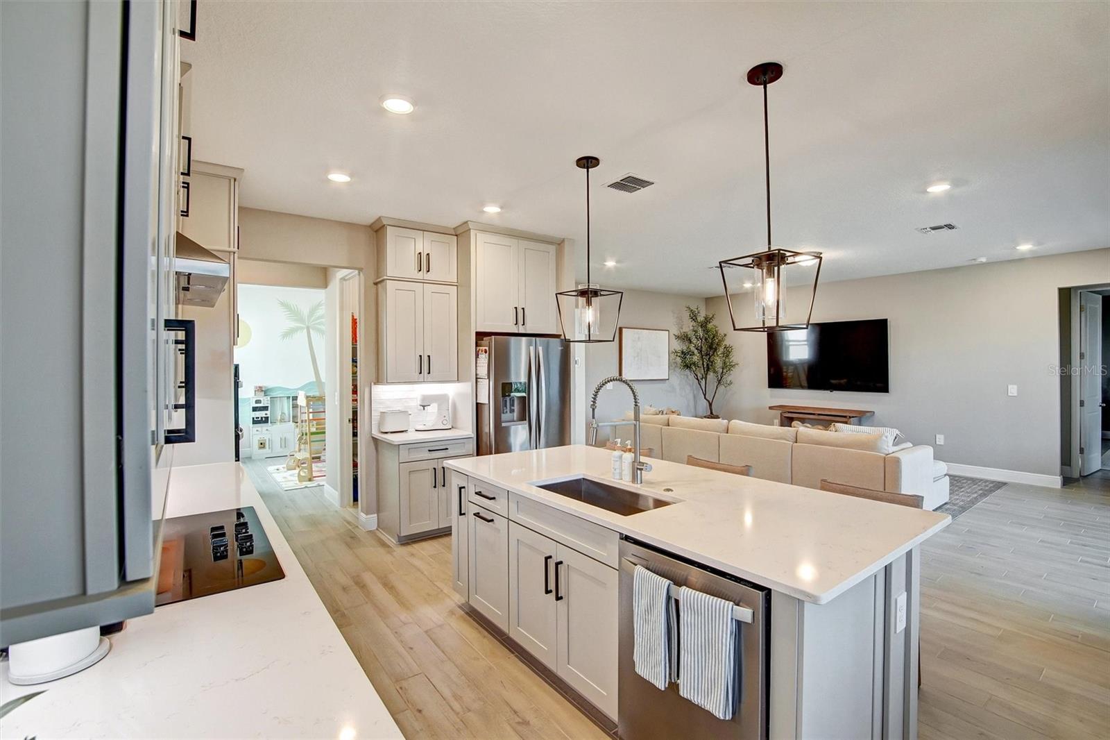 2121 DIVOT DR, DAYTONA BEACH, FL, 32124