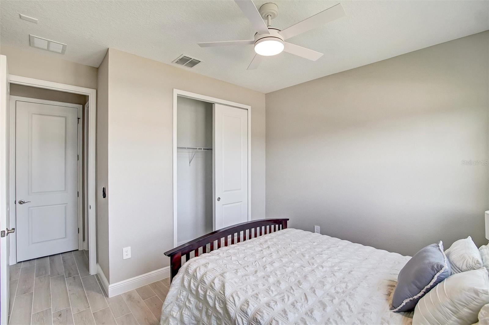 2121 DIVOT DR, DAYTONA BEACH, FL, 32124