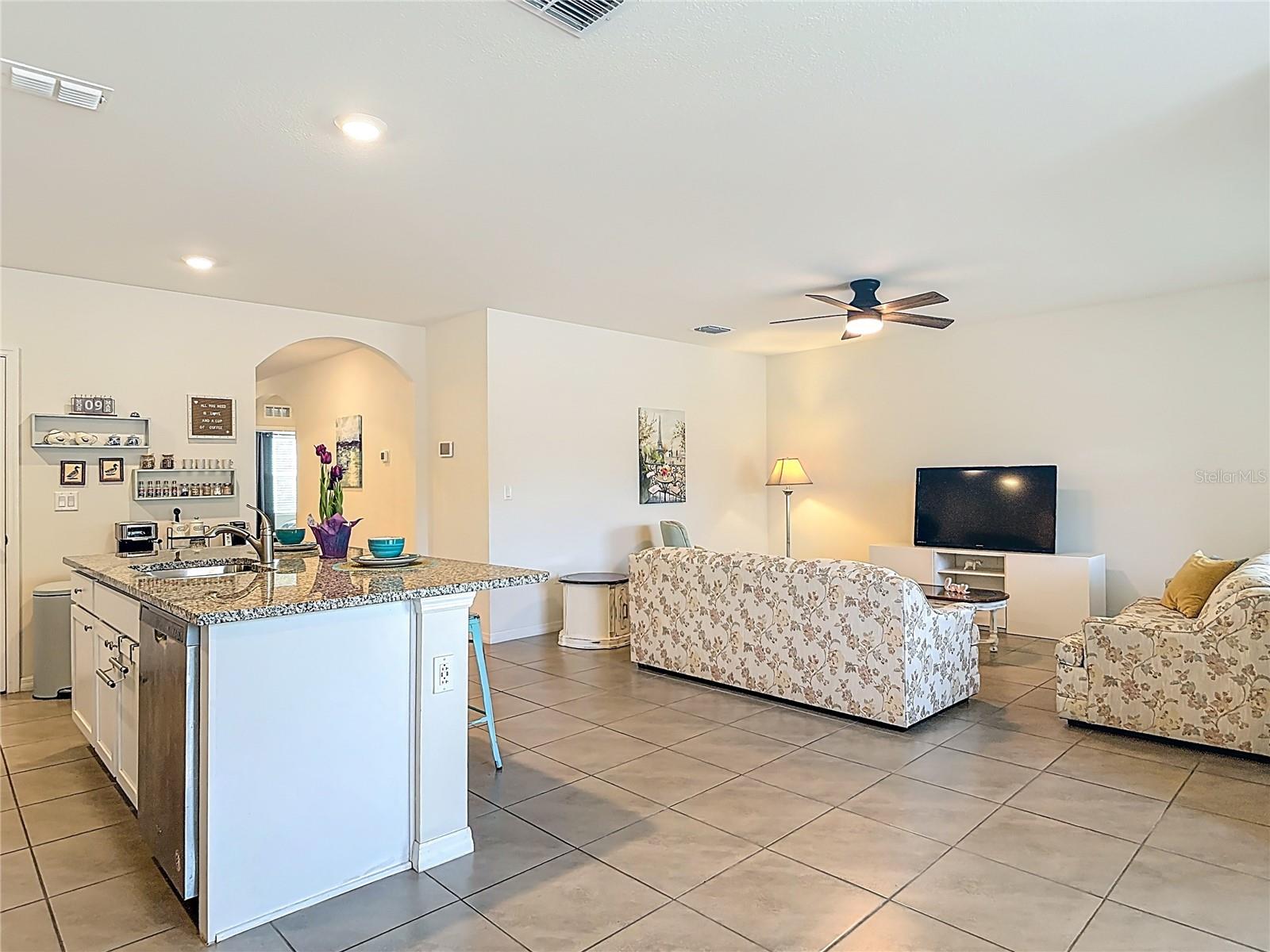 712 RED HAWK LN, DELTONA, FL, 32725