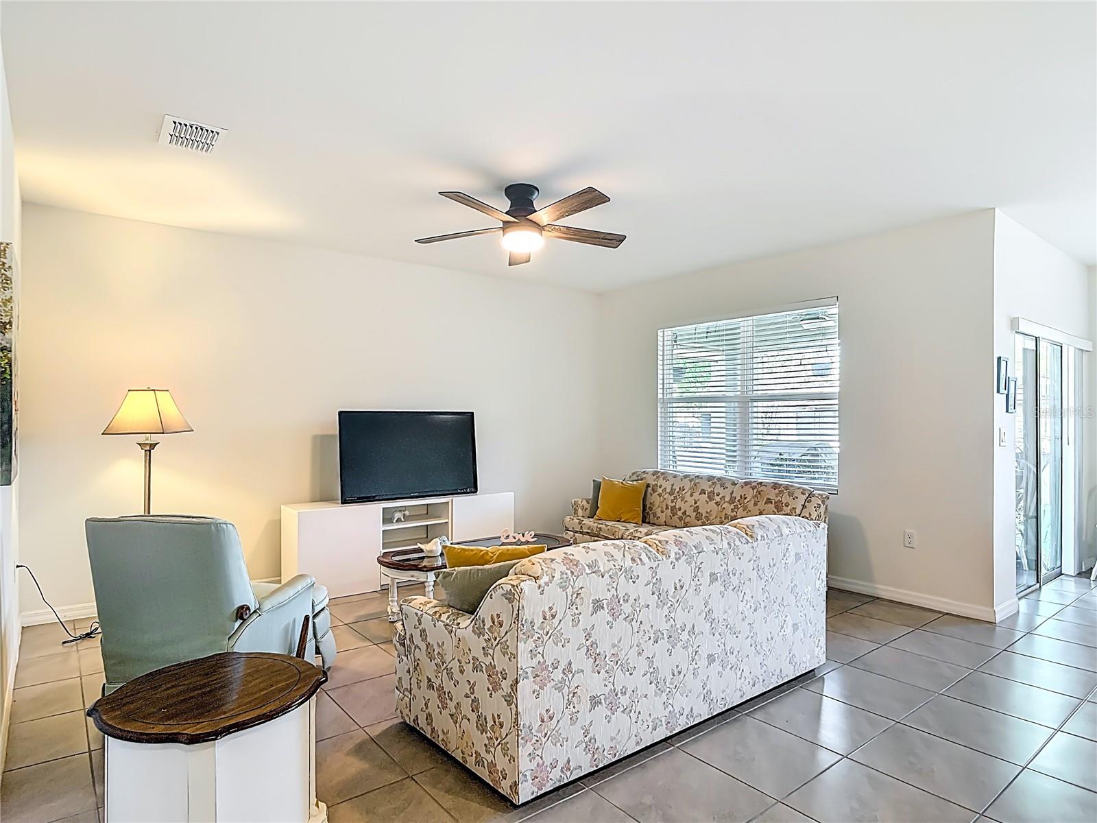 712 RED HAWK LN, DELTONA, FL, 32725