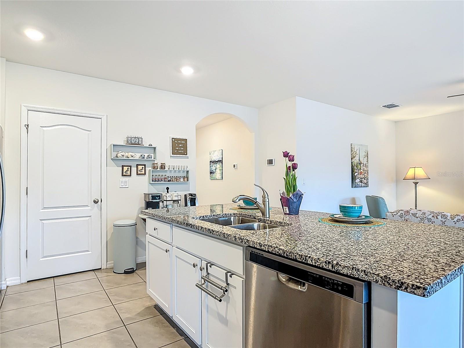 712 RED HAWK LN, DELTONA, FL, 32725