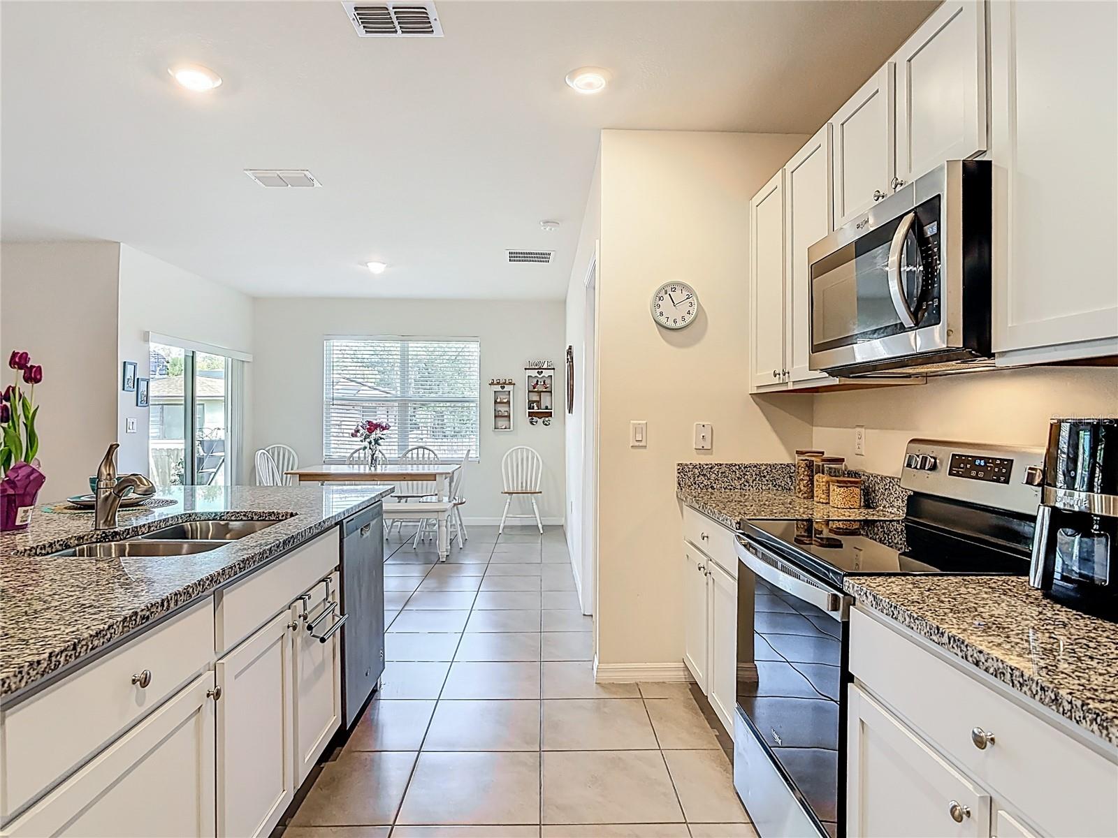 712 RED HAWK LN, DELTONA, FL, 32725