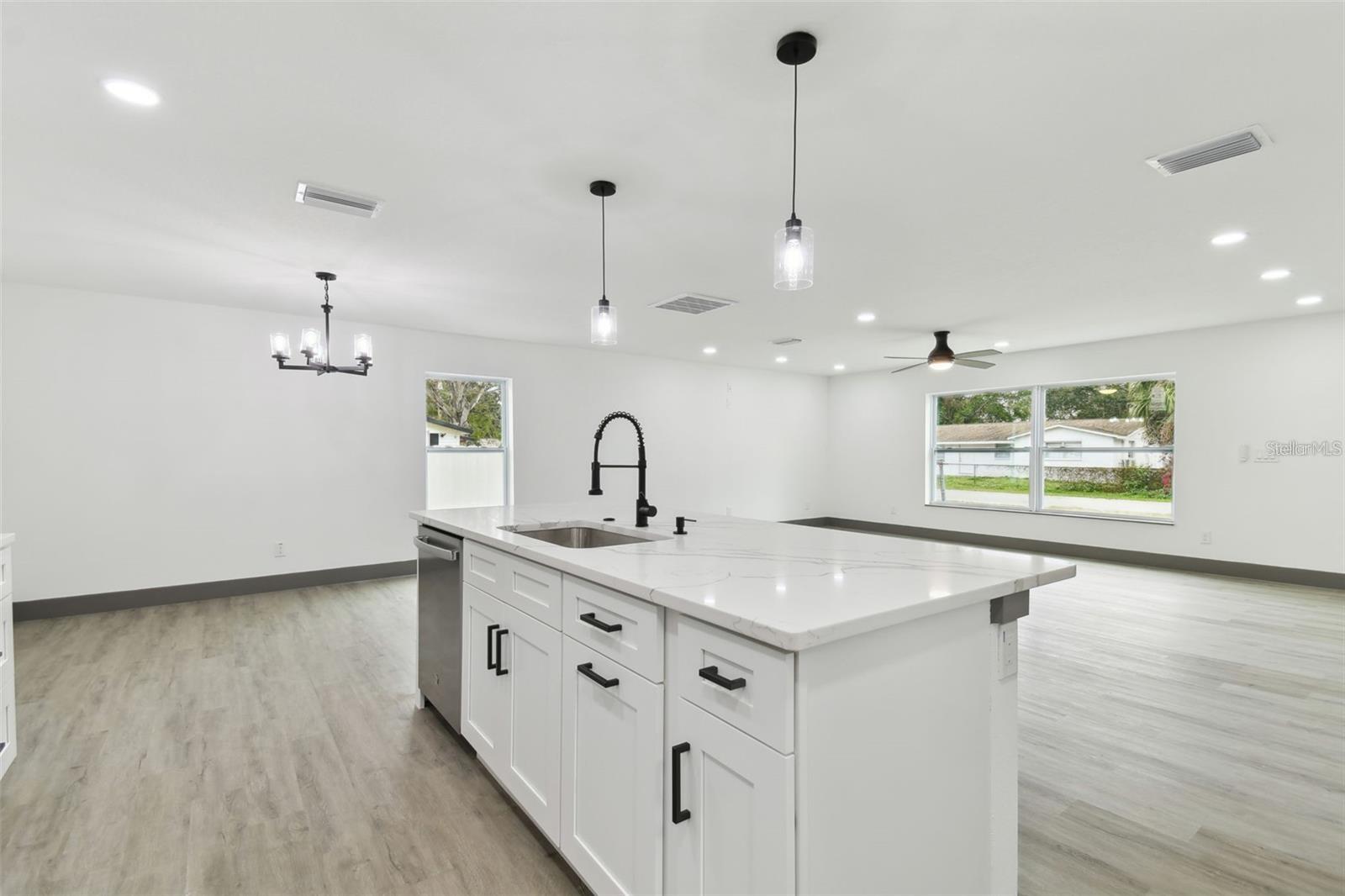 6701 E 19TH AVE, TAMPA, FL, 33619