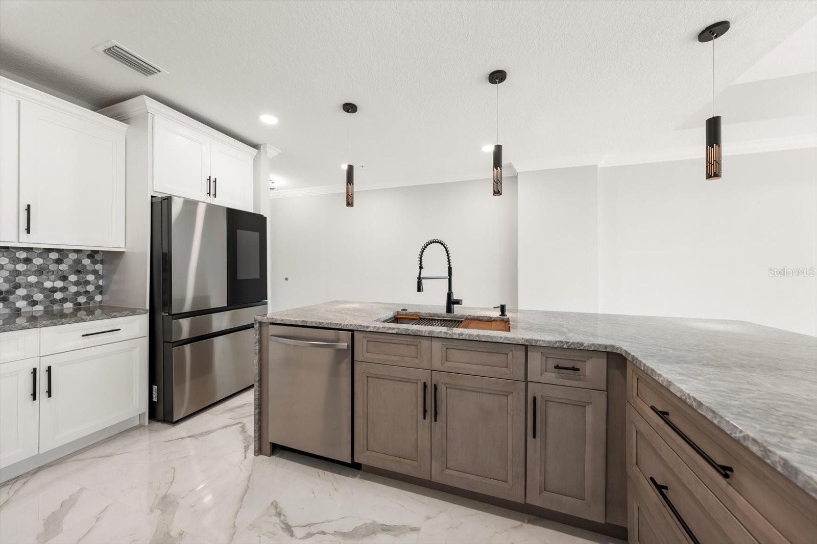 211 DOLPHIN PT #303, CLEARWATER, FL, 33767