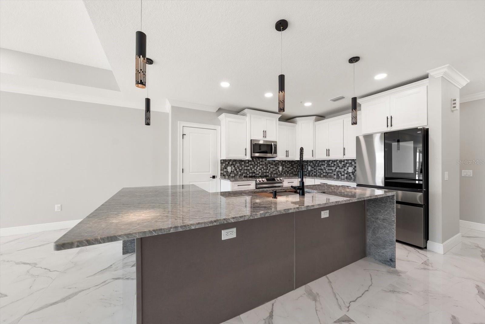 211 DOLPHIN PT #303, CLEARWATER, FL, 33767