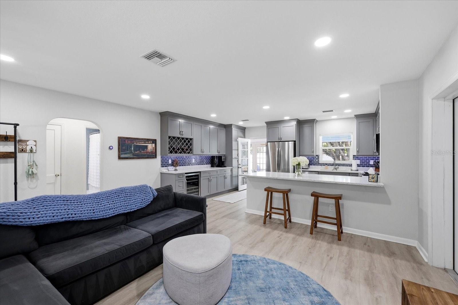 152 VALENCIA DR, DUNEDIN, FL, 34698