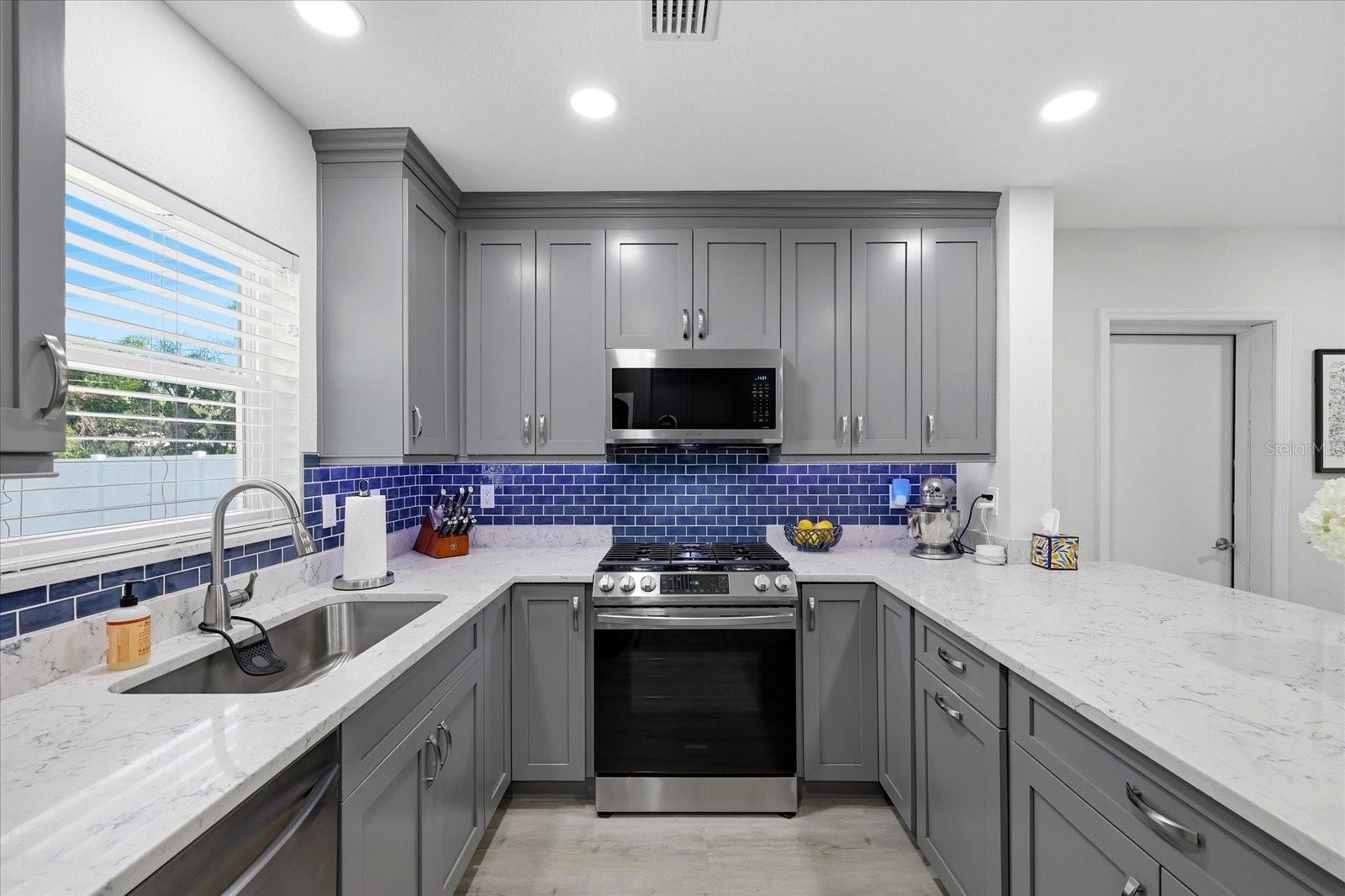 152 VALENCIA DR, DUNEDIN, FL, 34698