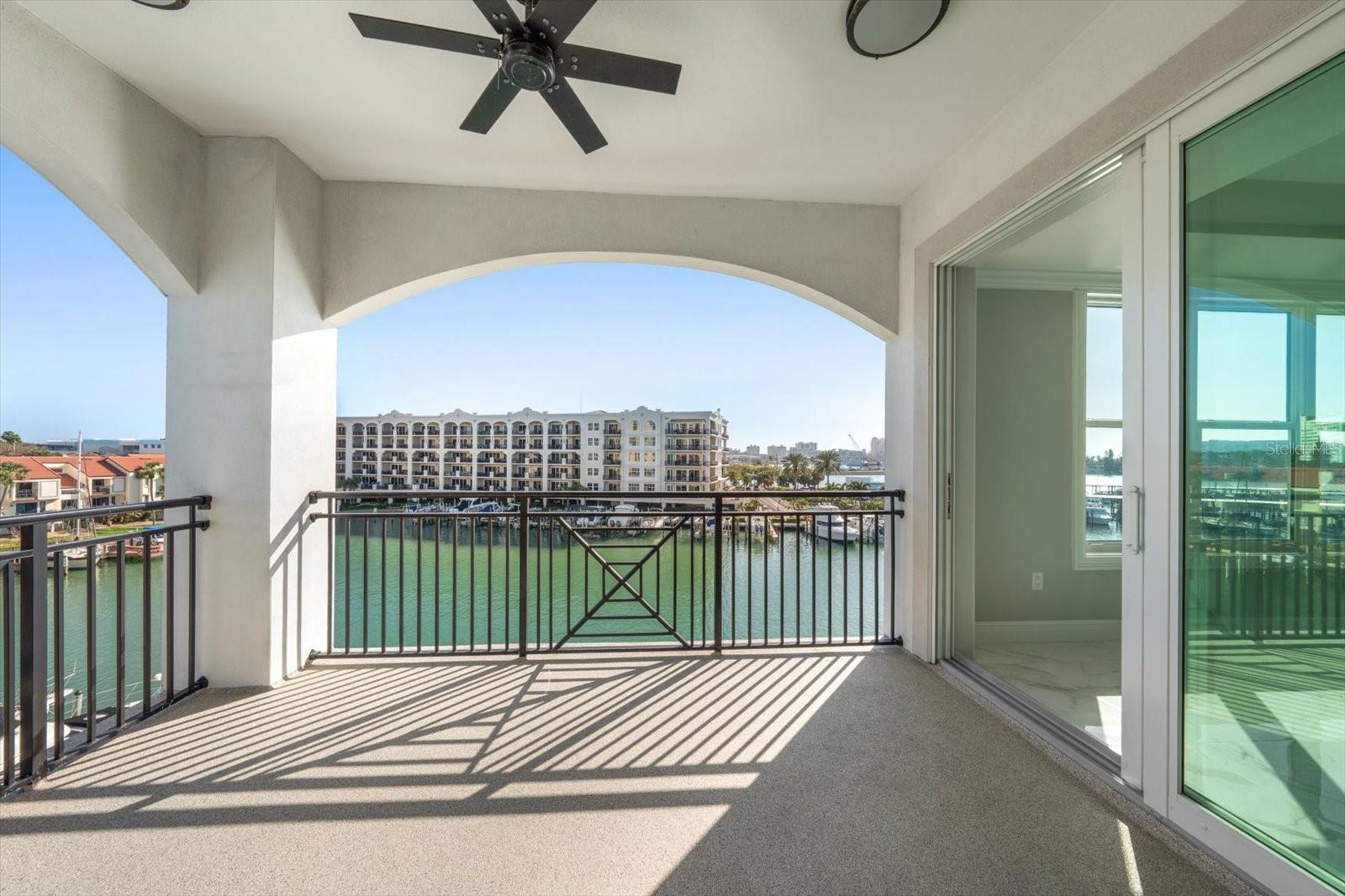 211 DOLPHIN PT #401, CLEARWATER BEACH, FL, 33767