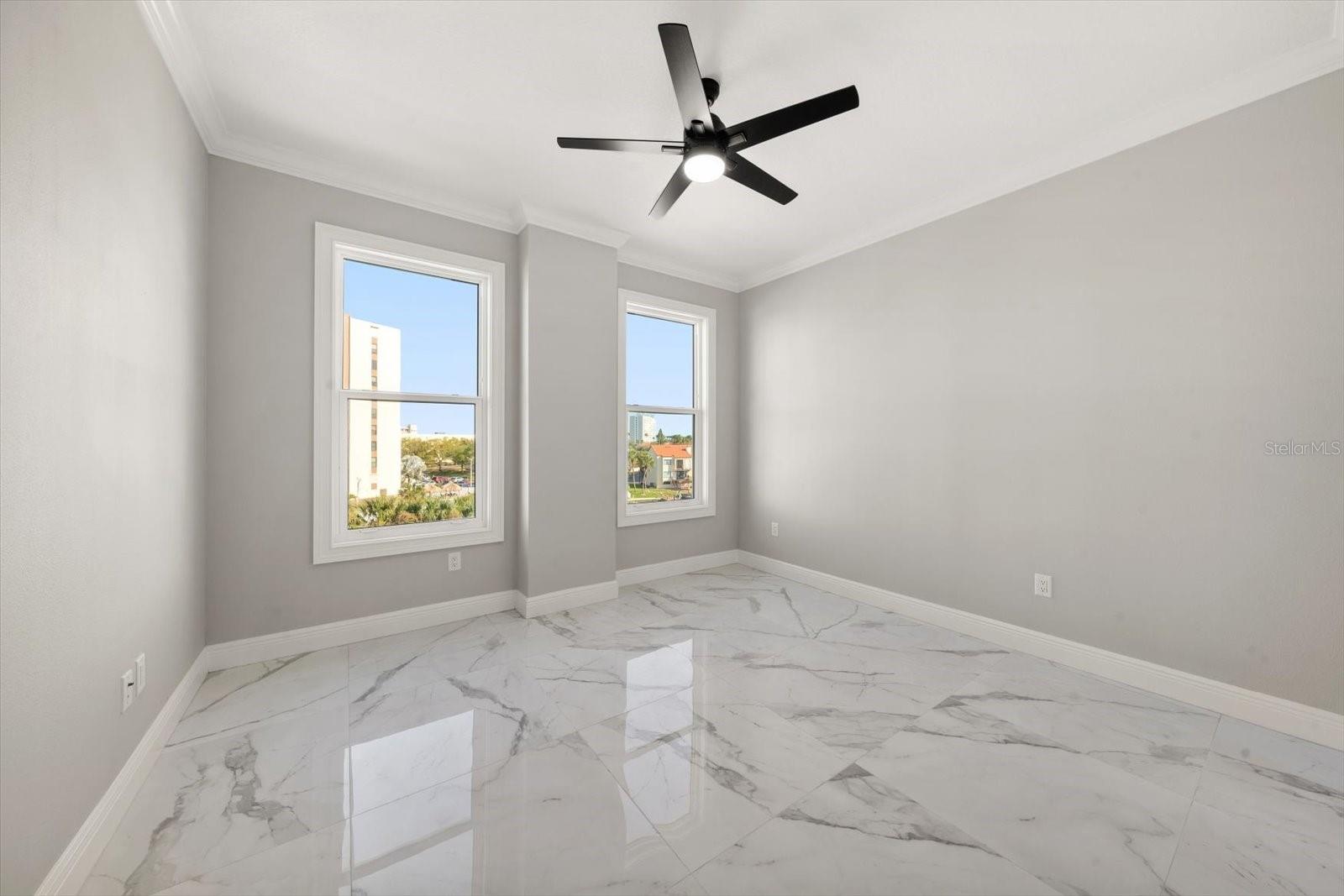 211 DOLPHIN PT #401, CLEARWATER BEACH, FL, 33767