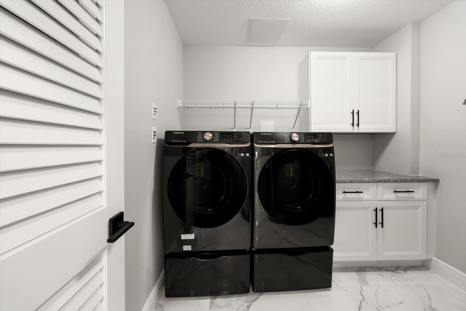 211 DOLPHIN PT #401, CLEARWATER BEACH, FL, 33767