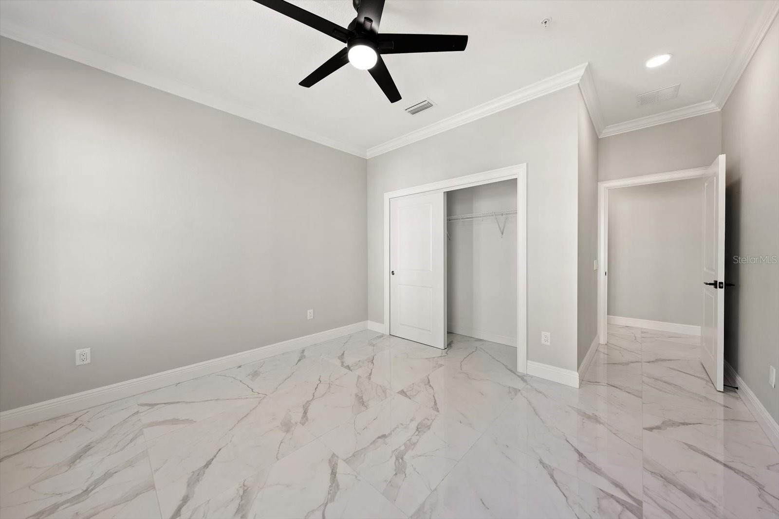 211 DOLPHIN PT #401, CLEARWATER BEACH, FL, 33767