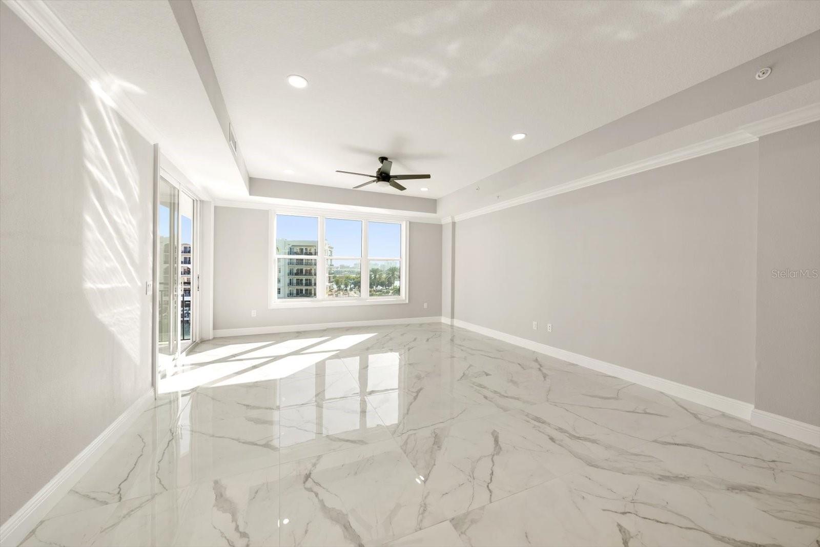 211 DOLPHIN PT #401, CLEARWATER BEACH, FL, 33767