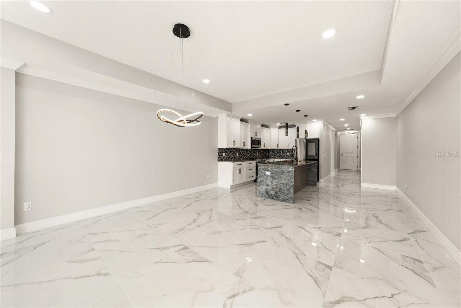 211 DOLPHIN PT #401, CLEARWATER BEACH, FL, 33767