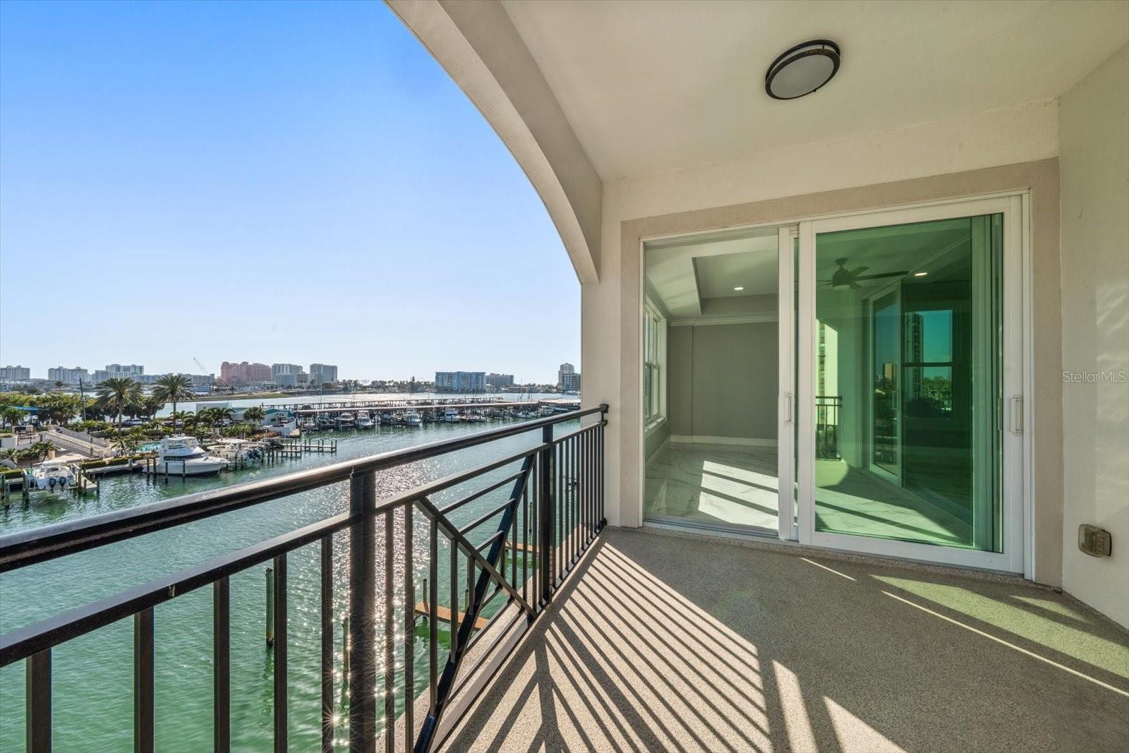 211 DOLPHIN PT #401, CLEARWATER BEACH, FL, 33767