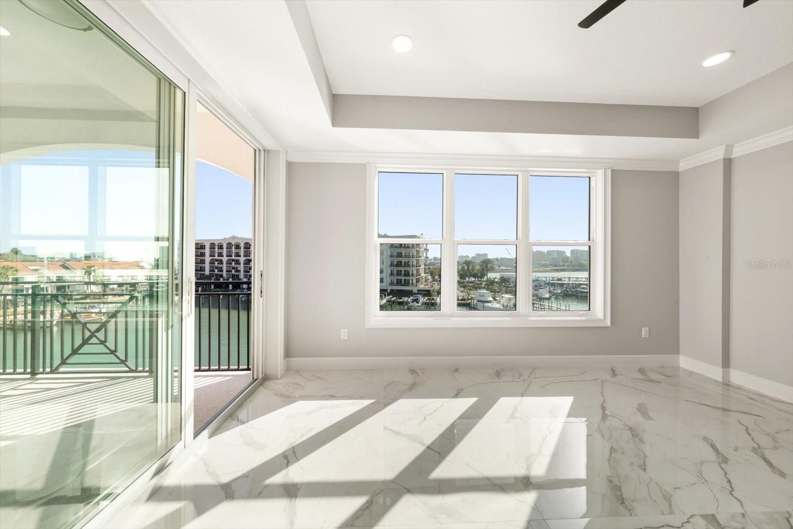 211 DOLPHIN PT #401, CLEARWATER BEACH, FL, 33767