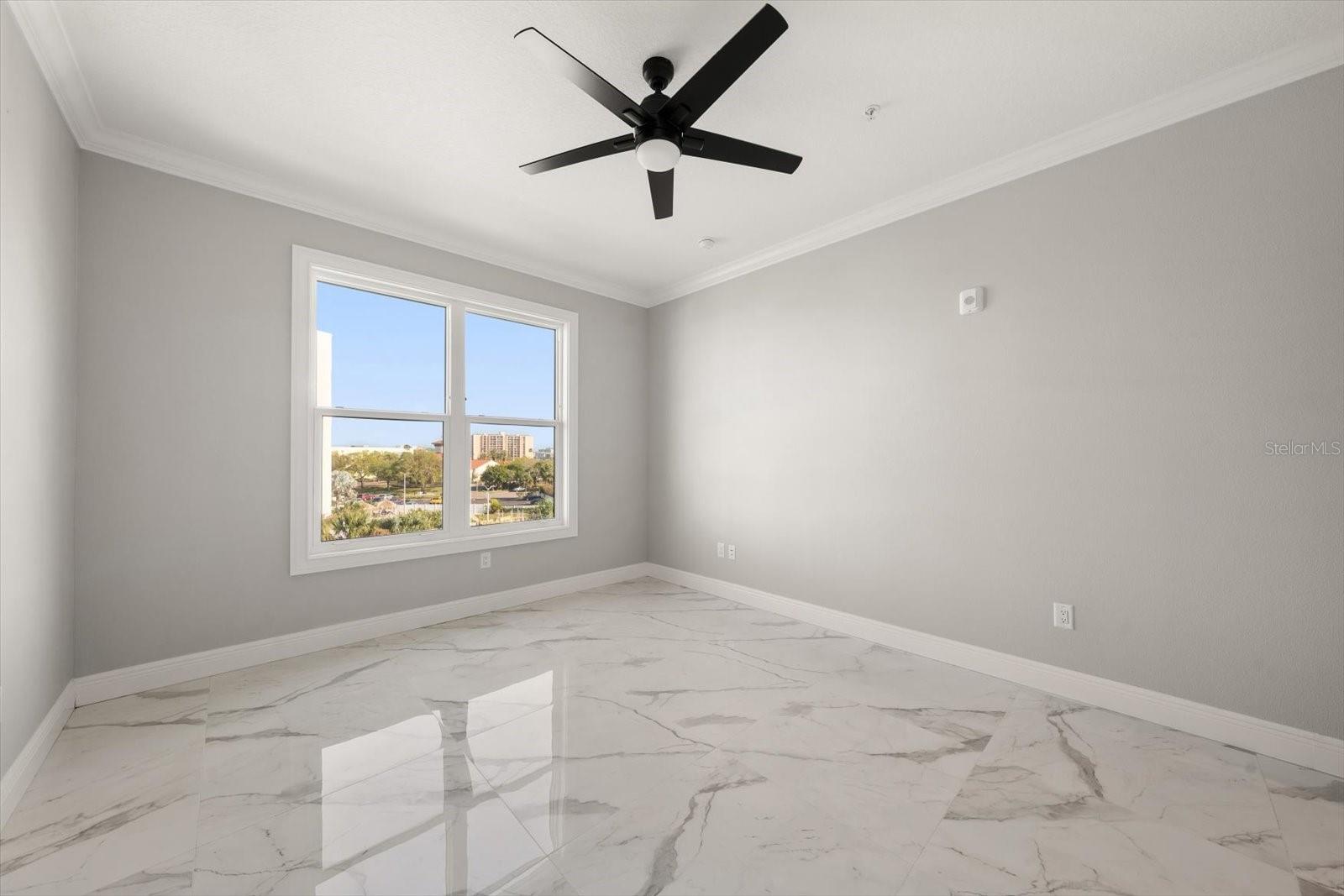 211 DOLPHIN PT #401, CLEARWATER BEACH, FL, 33767