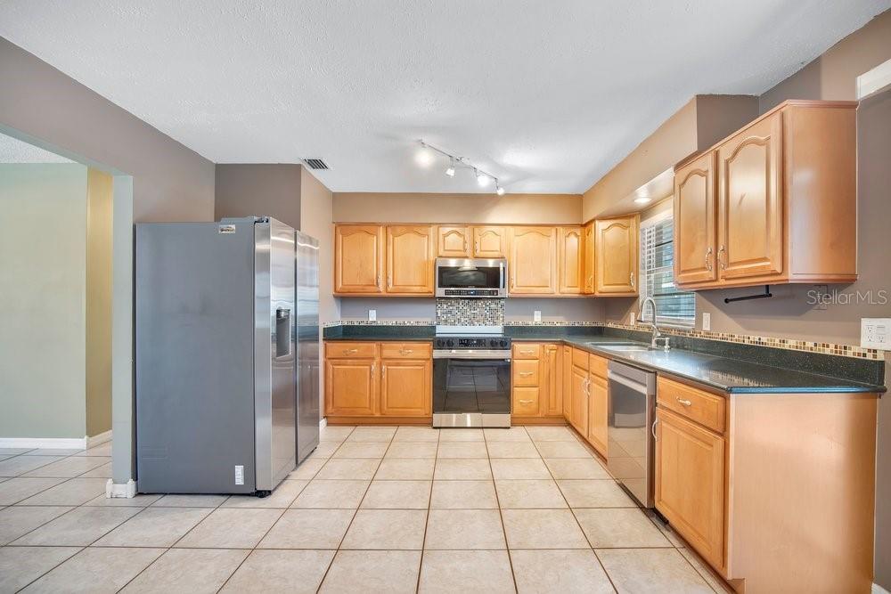 1813 OAKEY AVE, DELAND, FL, 32720