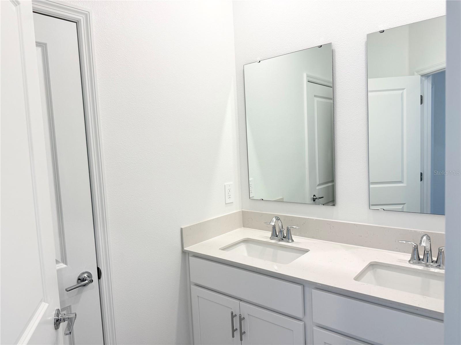 660 BAYERN LN, DEBARY, FL, 32713