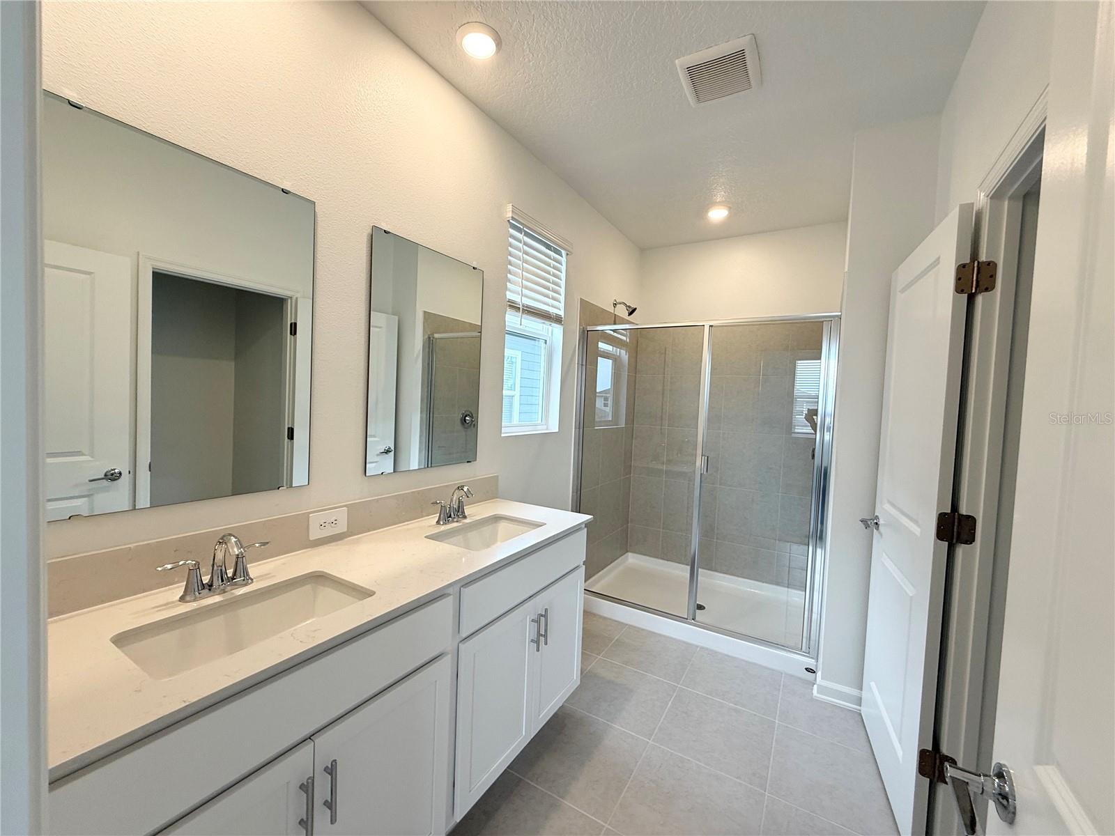 660 BAYERN LN, DEBARY, FL, 32713