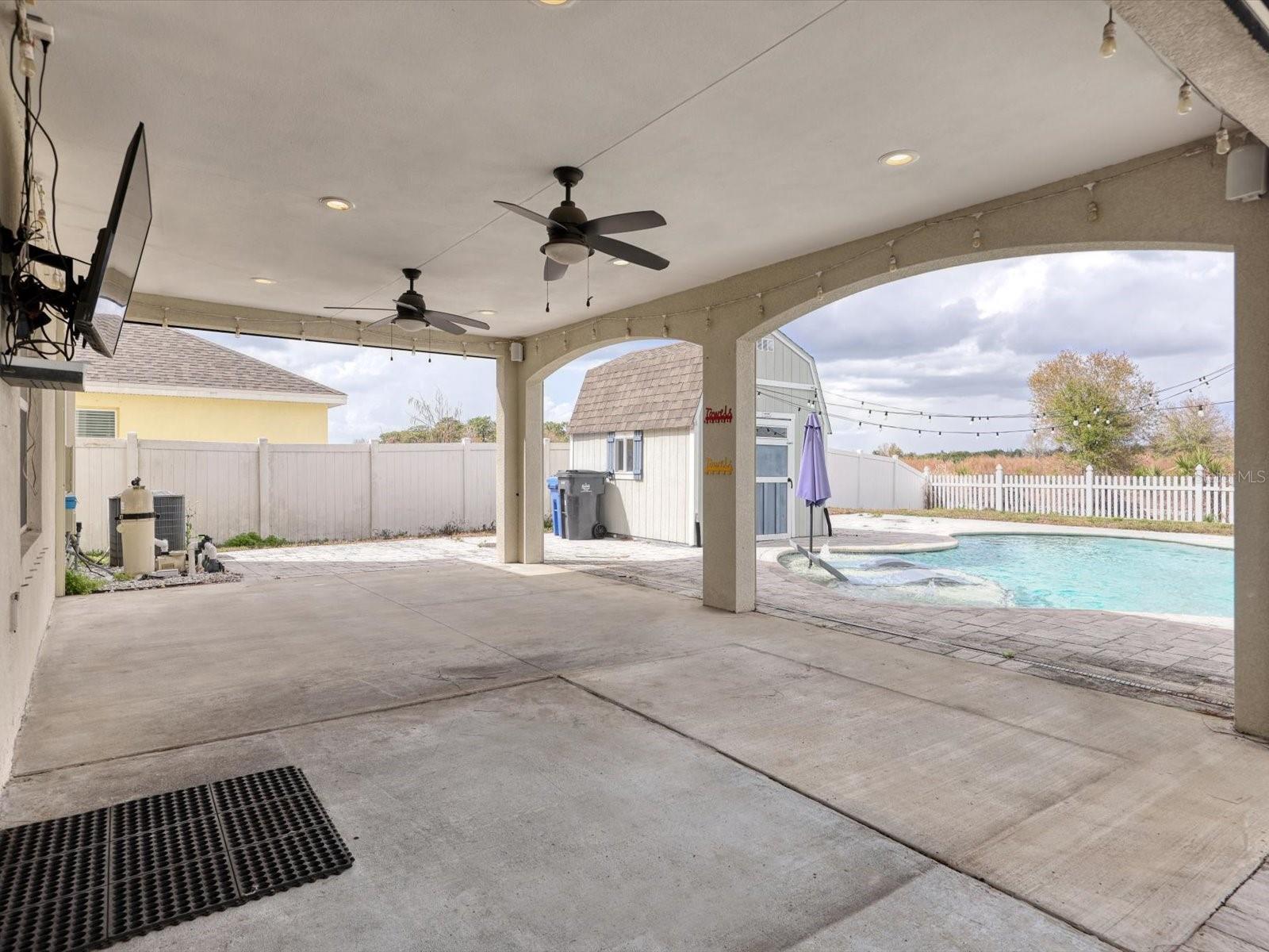 10003 GEESE TRAIL CIR, SUN CITY CENTER, FL, 33573