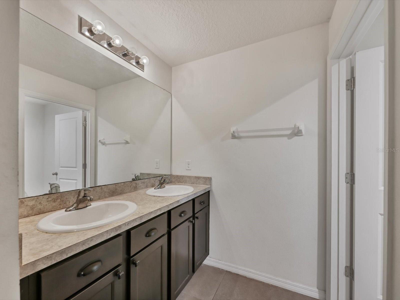 10003 GEESE TRAIL CIR, SUN CITY CENTER, FL, 33573