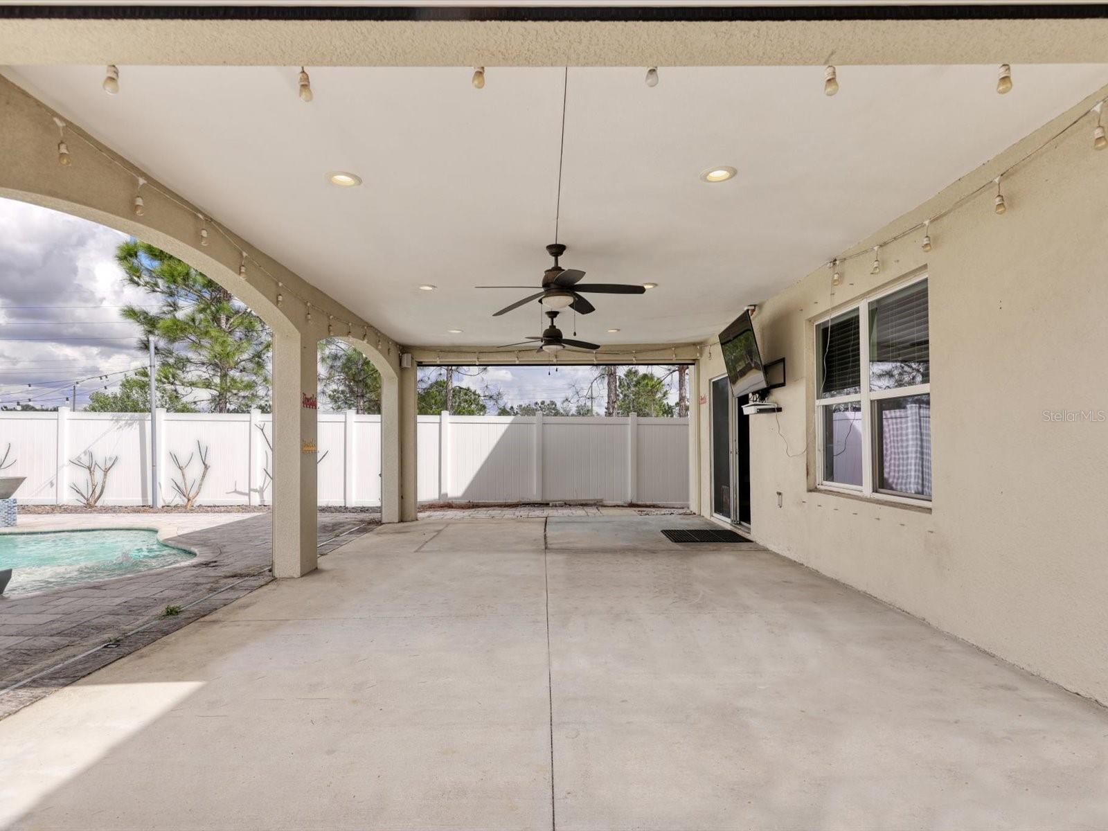 10003 GEESE TRAIL CIR, SUN CITY CENTER, FL, 33573