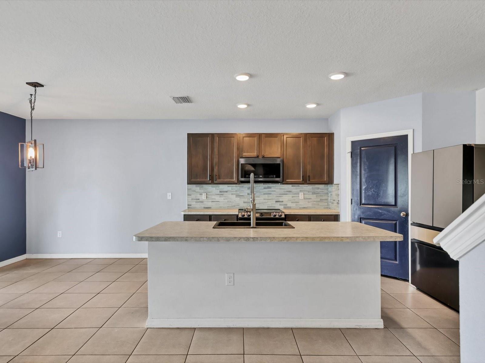 10003 GEESE TRAIL CIR, SUN CITY CENTER, FL, 33573