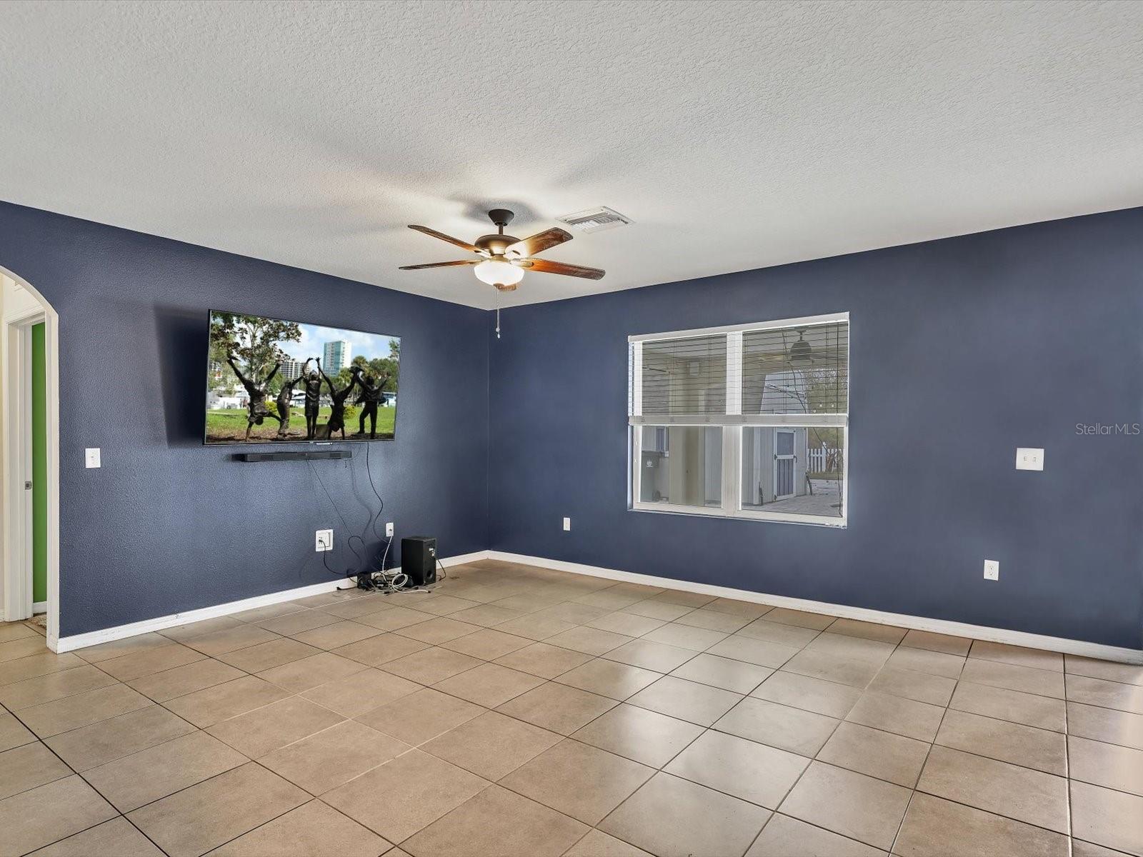 10003 GEESE TRAIL CIR, SUN CITY CENTER, FL, 33573