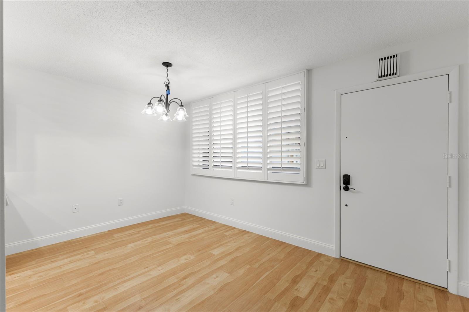 1001 PEARCE DR #302, CLEARWATER, FL, 33764