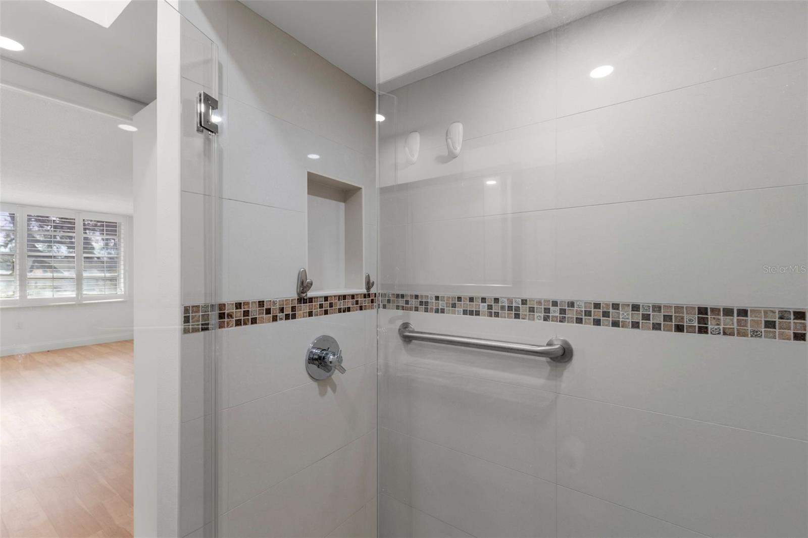 1001 PEARCE DR #302, CLEARWATER, FL, 33764
