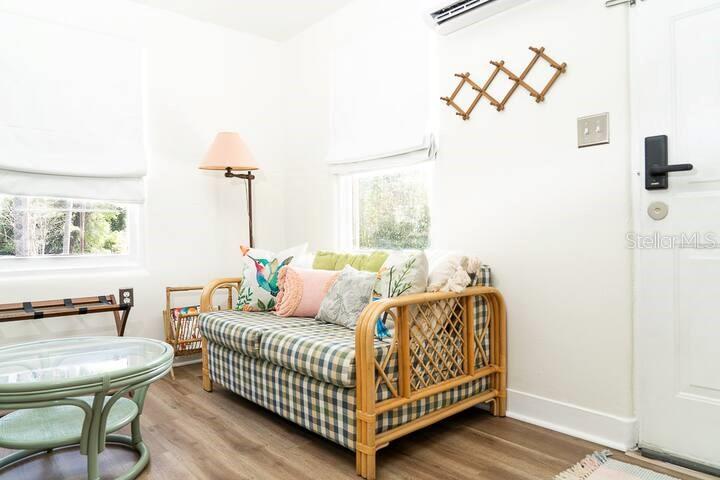 318 S CLAKE ST, DELAND, FL, 32720