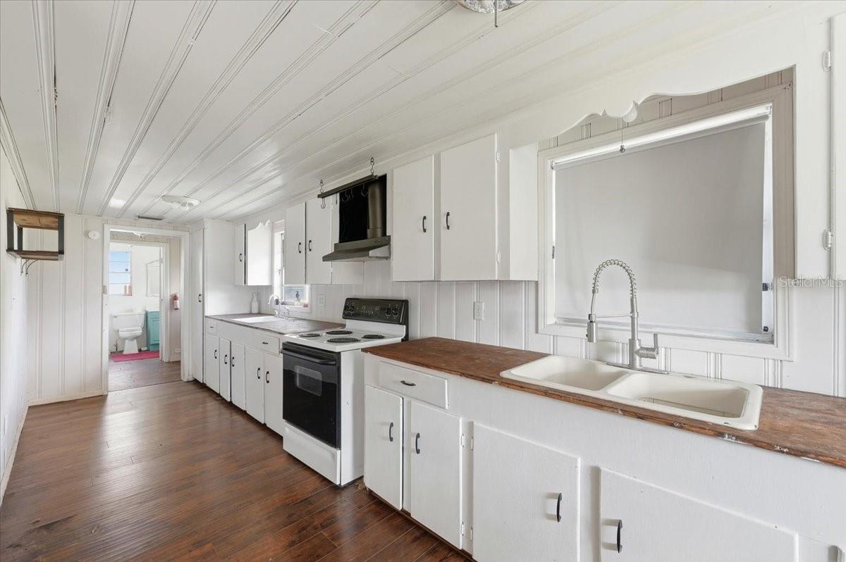 506 COMMONWEALTH AVE SW, POLK CITY, FL, 33868