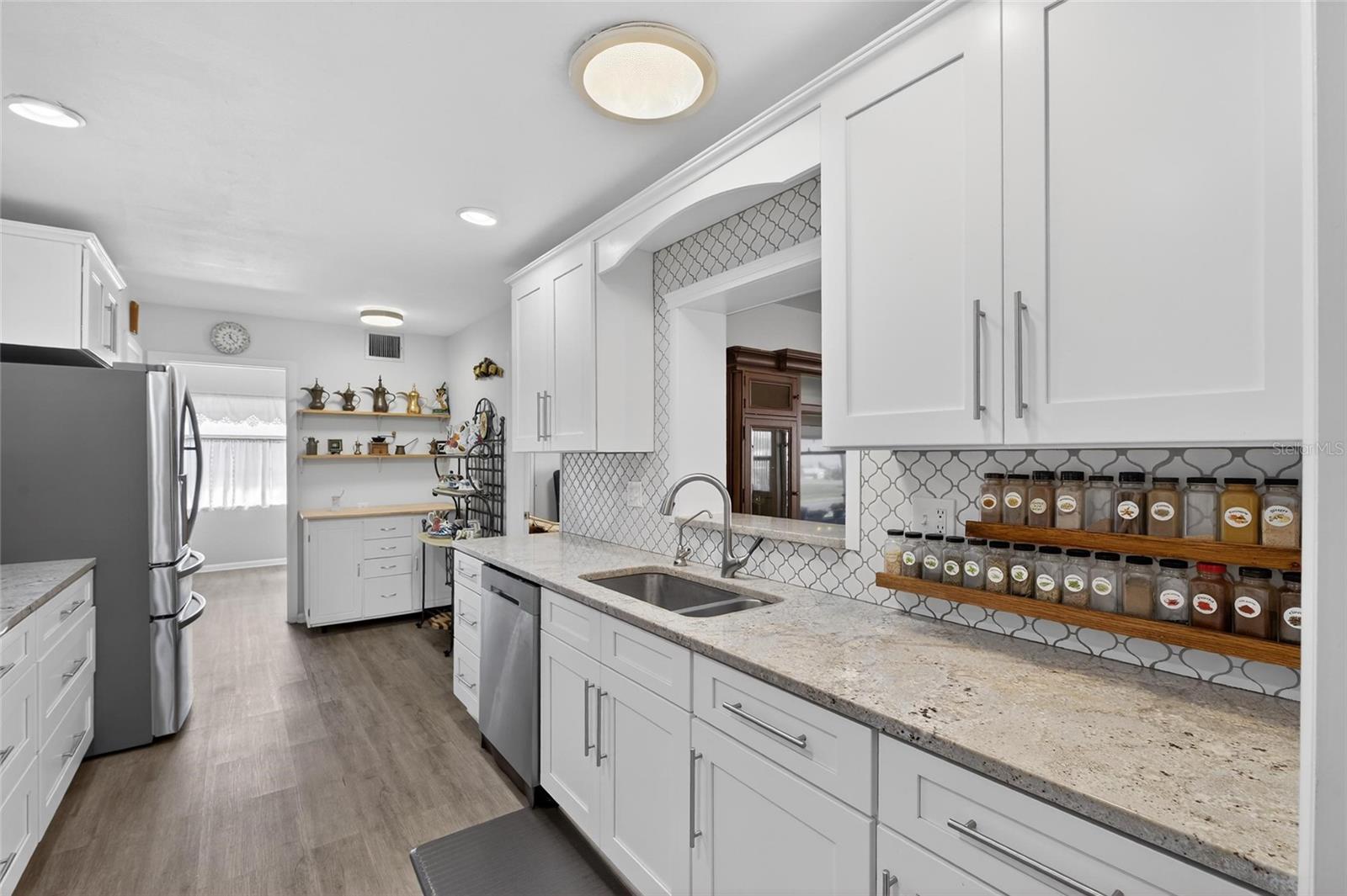1302 DESERT HILLS DR, SUN CITY CENTER, FL, 33573