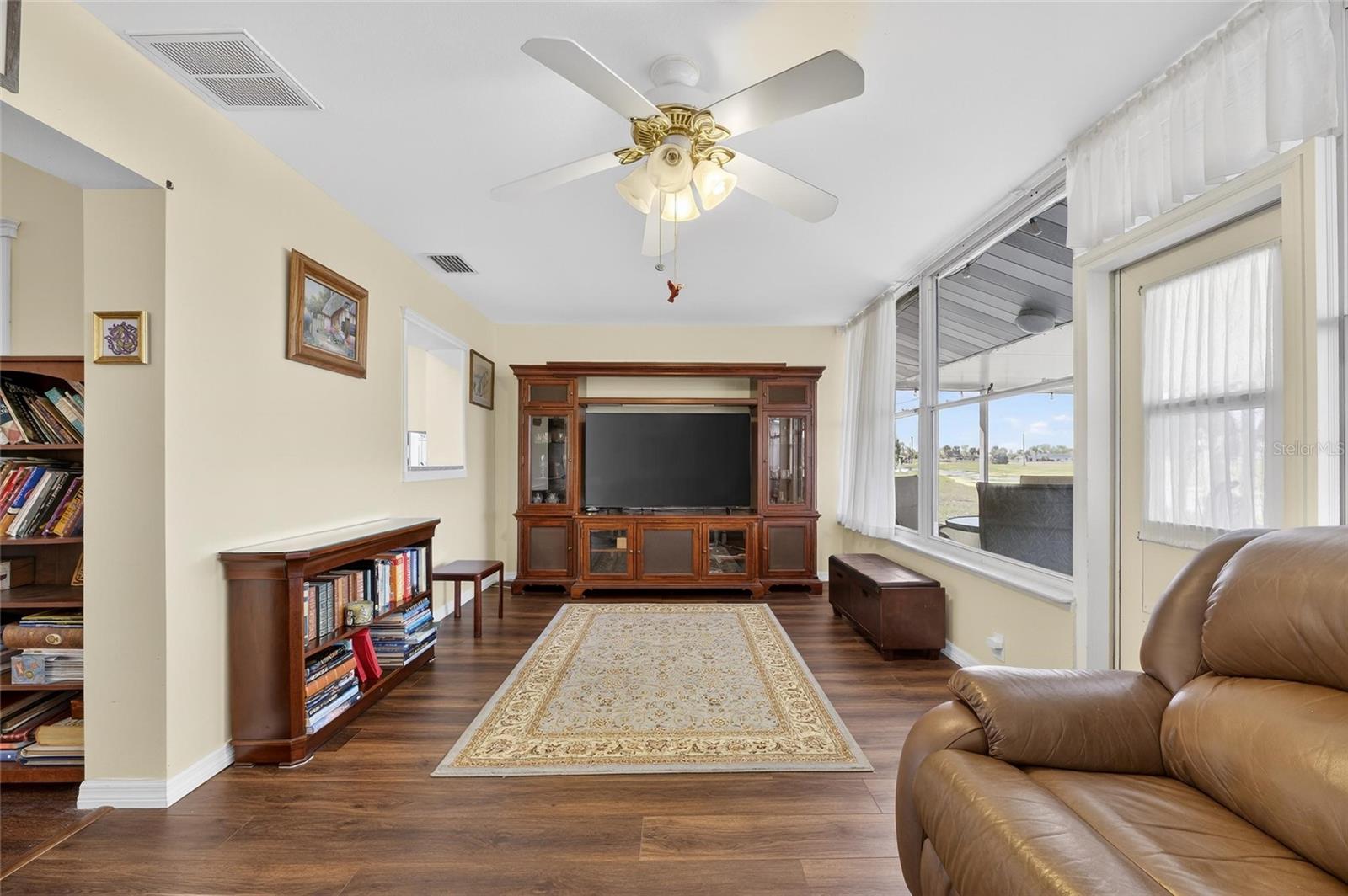 1302 DESERT HILLS DR, SUN CITY CENTER, FL, 33573