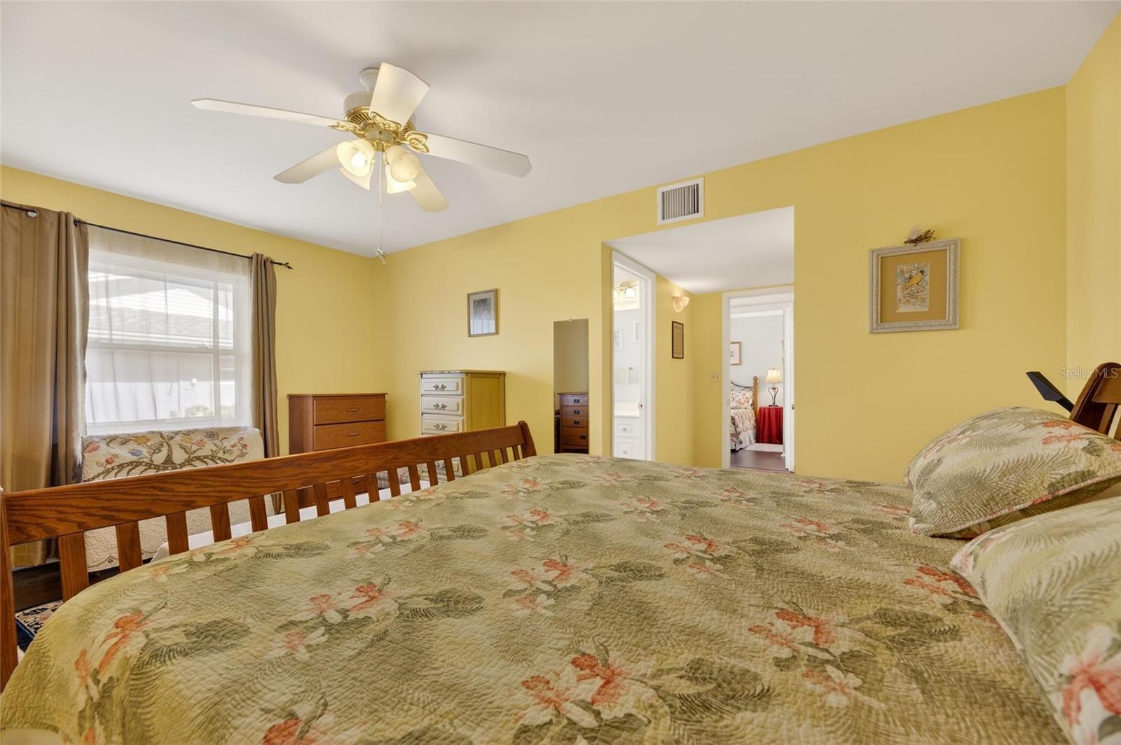 1302 DESERT HILLS DR, SUN CITY CENTER, FL, 33573