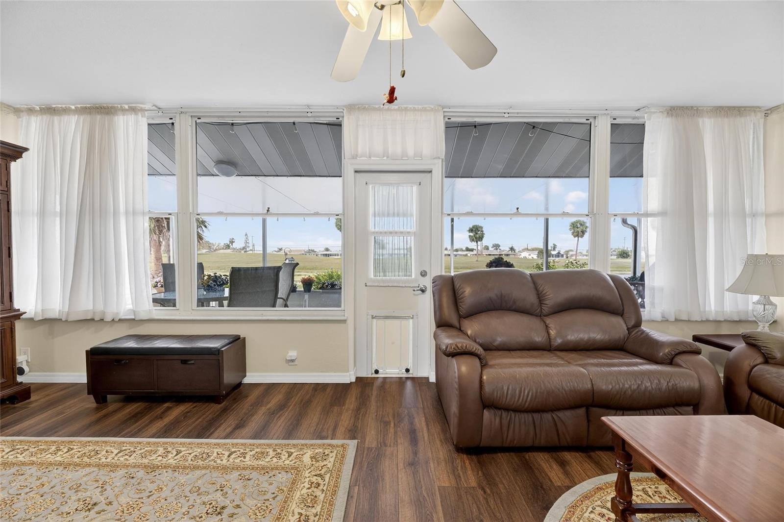 1302 DESERT HILLS DR, SUN CITY CENTER, FL, 33573