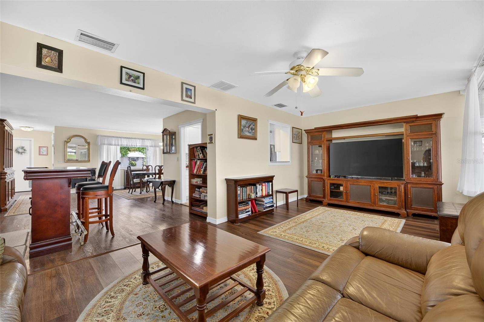 1302 DESERT HILLS DR, SUN CITY CENTER, FL, 33573