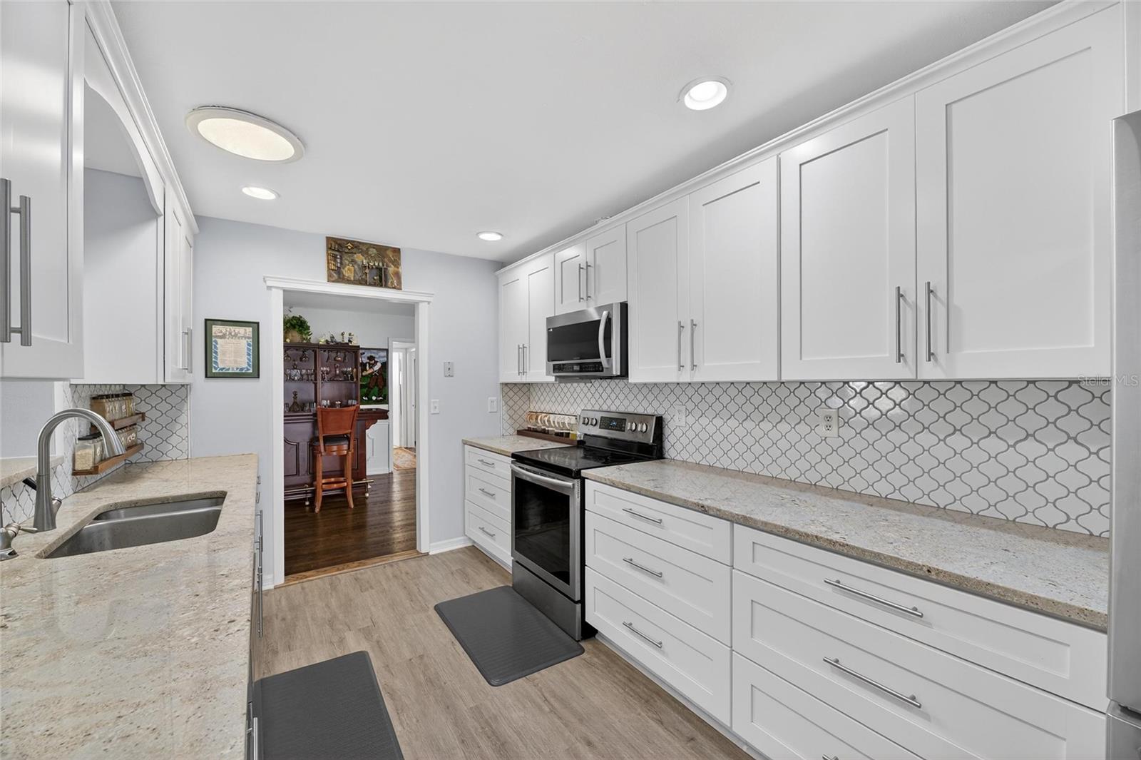 1302 DESERT HILLS DR, SUN CITY CENTER, FL, 33573