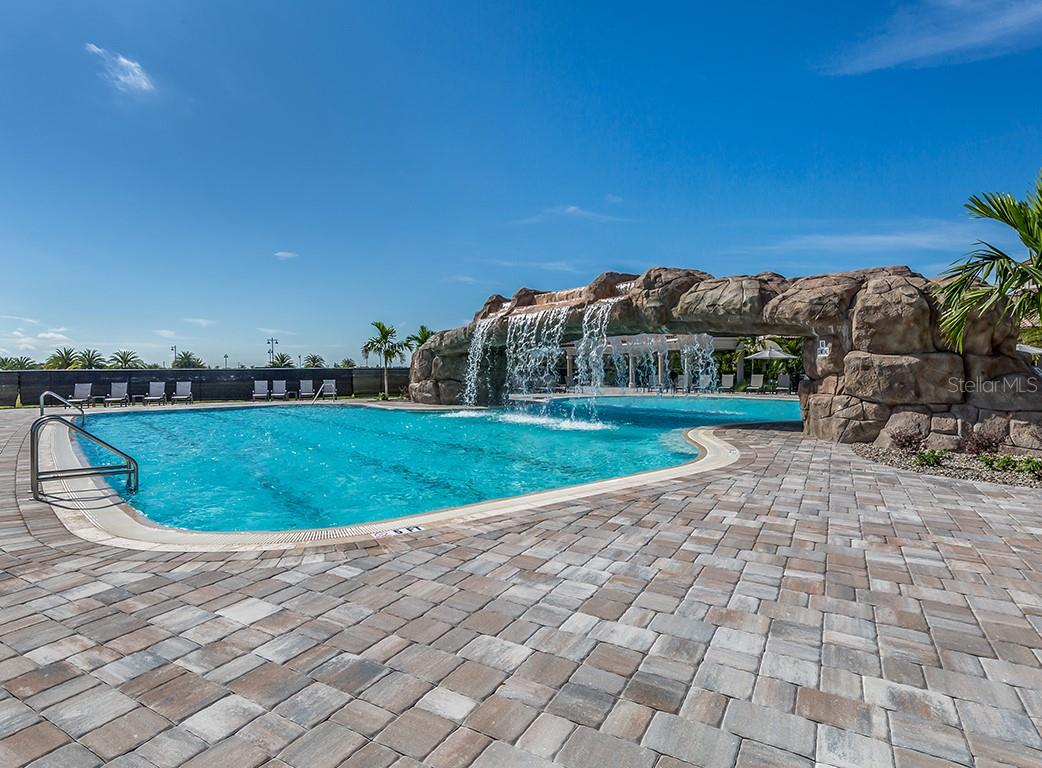 17520 GAWTHROP DR #401, LAKEWOOD RANCH, FL, 34211