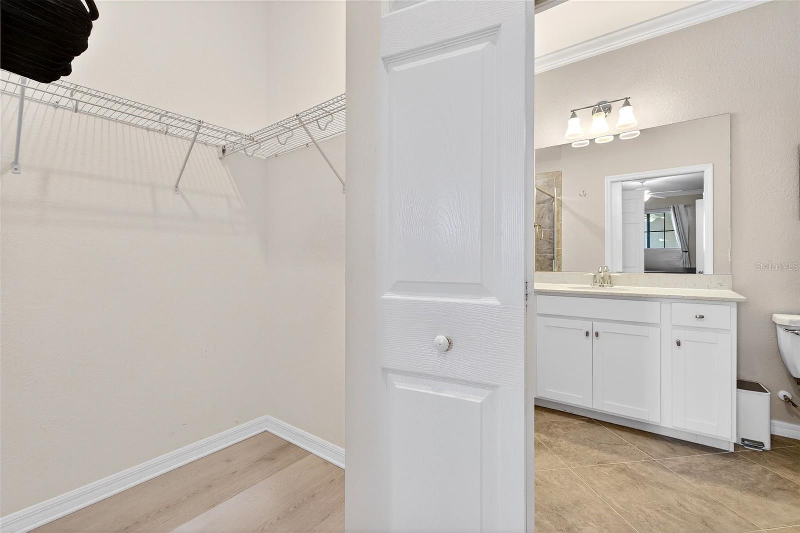 17520 GAWTHROP DR #401, LAKEWOOD RANCH, FL, 34211